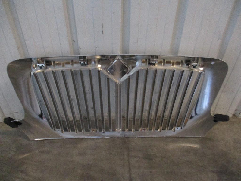 INTERNATIONAL 4300 GRILLE